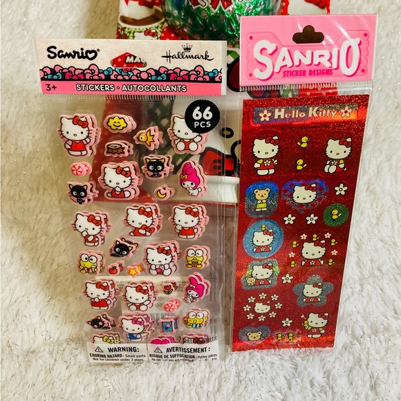 Hello Kitty Stickers & Memo Book with bonus items 🌲 - Picture 5 of 13